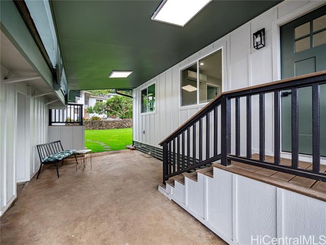 1644B Palolo Avenue, Honolulu, HI | Locations